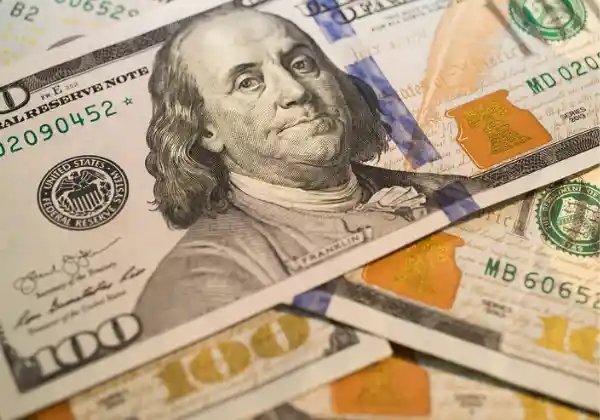 Imagem de Dólar dispara após fala de Trump sobre tarifas ao Brasil