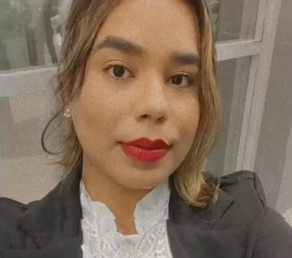 Imagem de Advogada morre em acidente envolvendo moto e caminhão de lixo no sul da Bahia