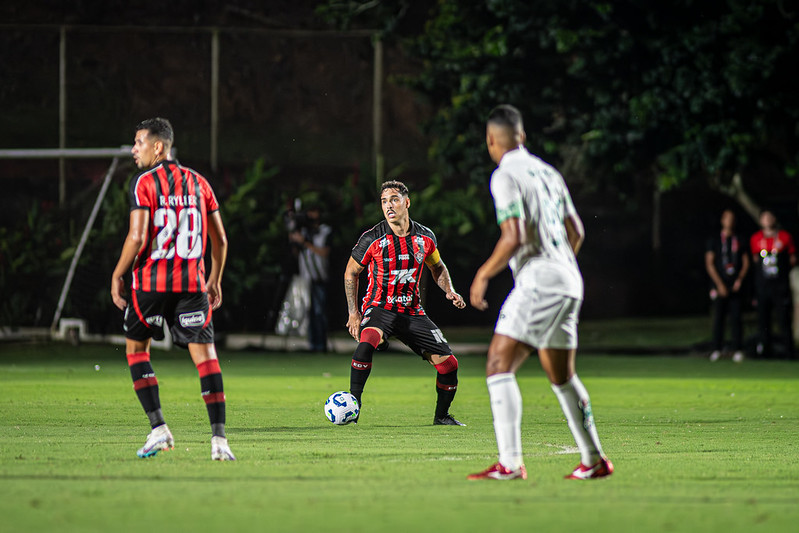 Imagem de Vitória tem 50% de chance de rebaixamento e vive fase decisiva no Brasileirão