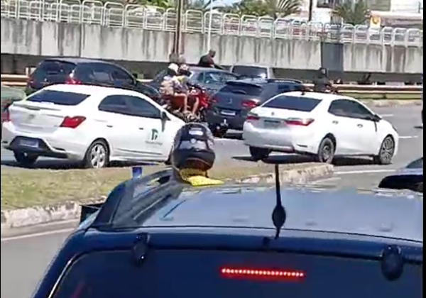 Imagem de Suspeito de assalto provoca tiroteio na Avenida Paralela
