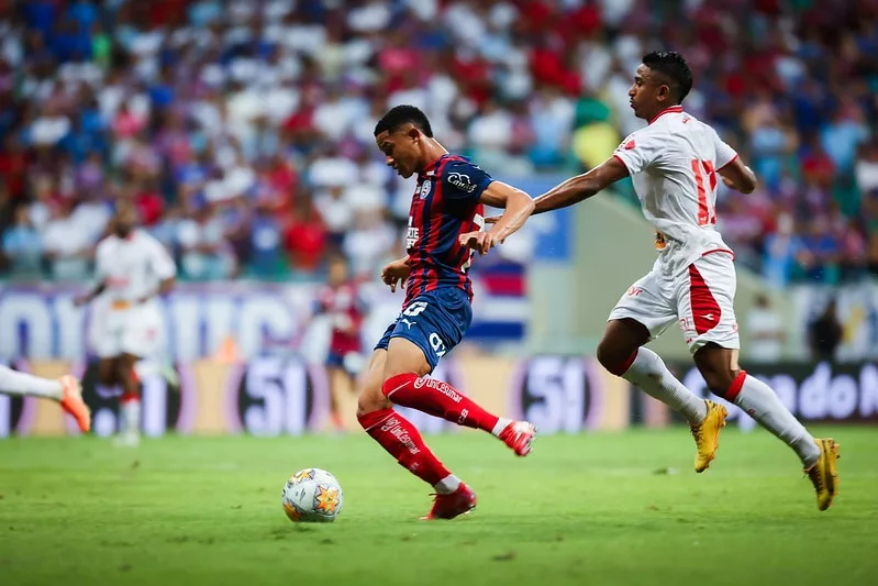 Imagem de De virada, Bahia vence o Náutico em noite inspirada de atleta da base
