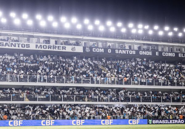 Imagem de Santos x Vitória: onde assistir, prováveis escalações e arbitragem